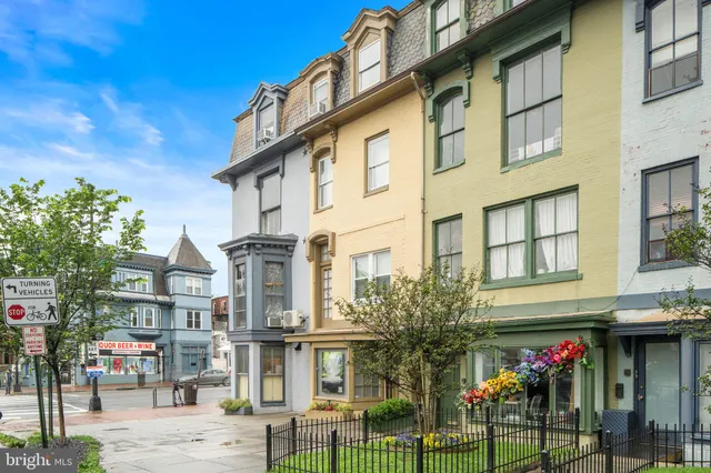 $2,000 | 2002 17th Street Northwest, Unit 2, Washington, DC 20009