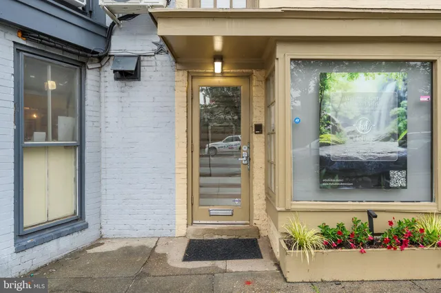 $2,000 | 2002 17th Street Northwest, Unit 2, Washington, DC 20009