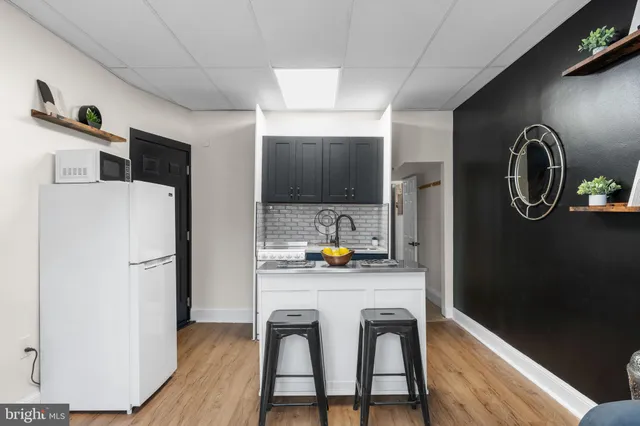 $2,000 | 2002 17th Street Northwest, Unit 2, Washington, DC 20009