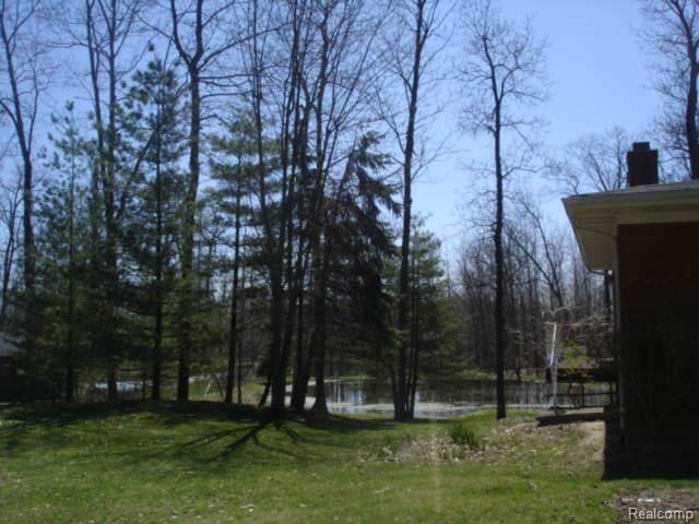 5224 Shields Road Holly, MI 48442 - Photo 5 of 8 Shields Property-15
