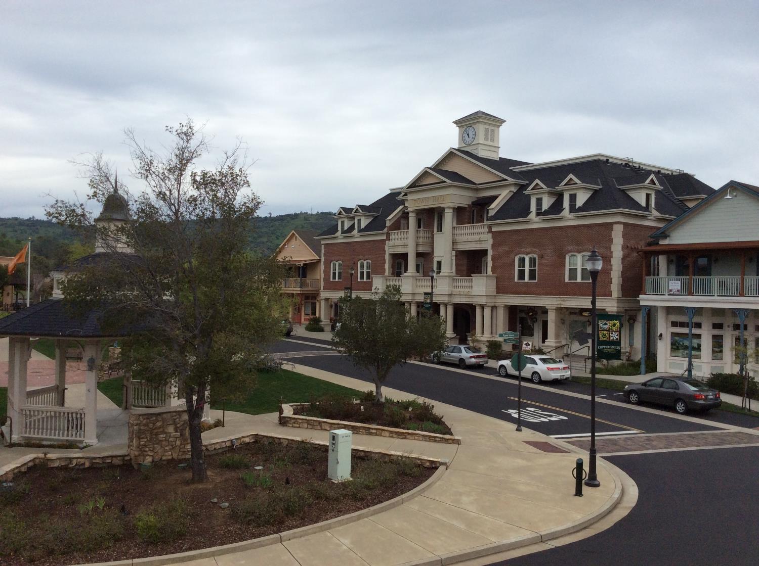 360 Town Square Road Copperopolis, CA 95228 - Photo 21 of 22 a view of a house with a fountain