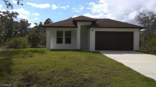 $1,950 | 970 Lakeside Drive, Lehigh Acres, FL 33974