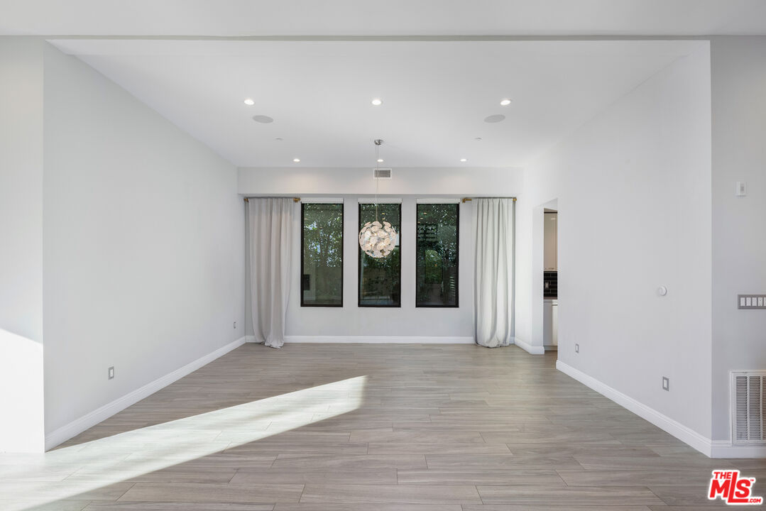 156 North Wetherly Drive Beverly Hills, CA 90211 - Photo 11 of 57 en view of an entryway of a house