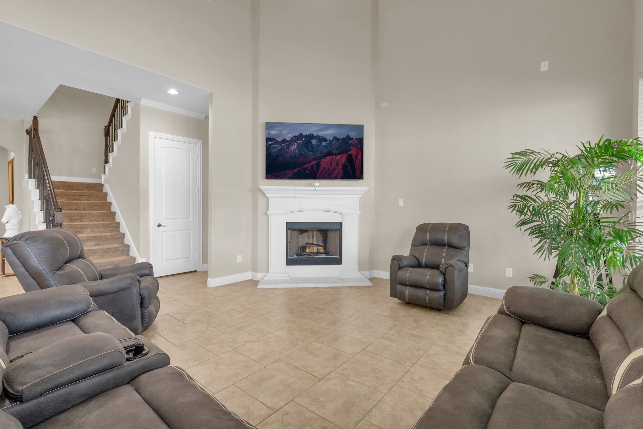 13319 Lake Chesdin Road Houston, TX 77044 - Photo 10 of 37 Beautiful and easy care ceramic tiles through.