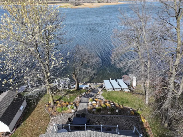 $422,000 | 4916 189th Avenue Northwest, New London, MN 56273