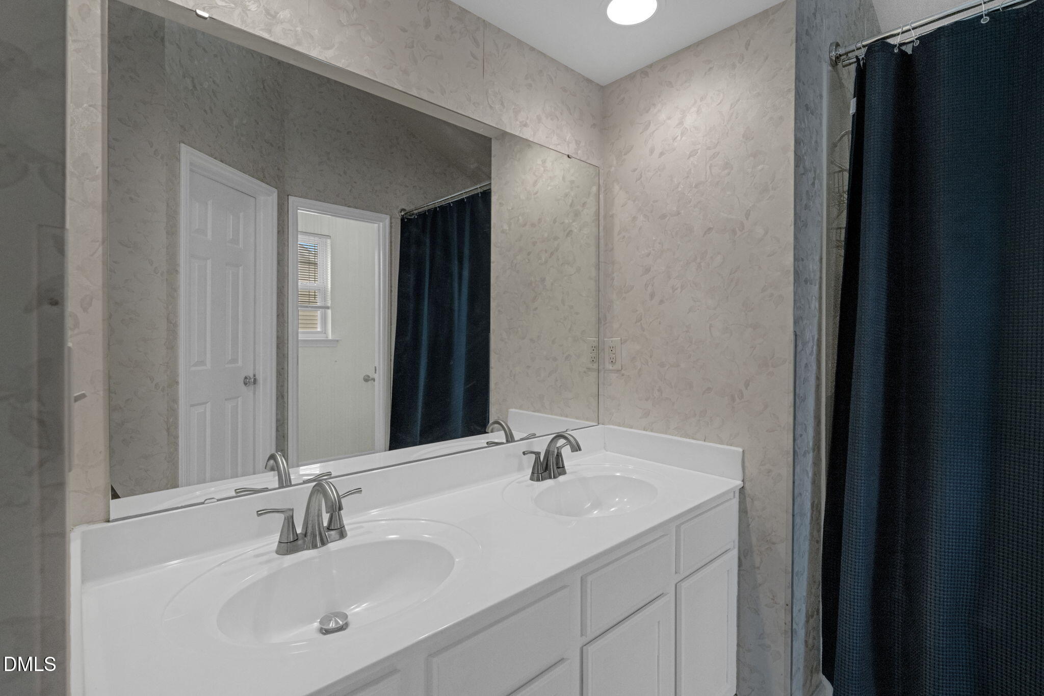 3229 Forest Mill Circle Raleigh, NC 27616 - Photo 29 of 52 Master (3)