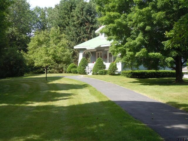 122 Traver Road Wilton, NY 12831 - Photo 4 of 17 Photo 4