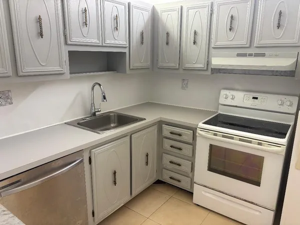 $1,250 | 5641 Southwest 2nd Court, Unit 212, Margate, FL 33068