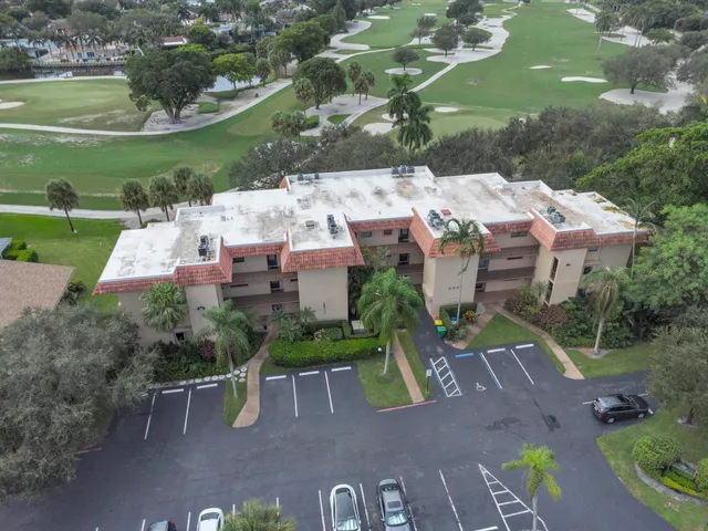 $2,400 | 200 Jacaranda Country Club Drive, Unit 3C, Plantation, FL 33324