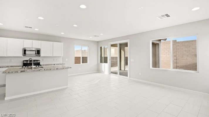 2878 Roaming Palmer Road North Las Vegas, NV 89086 - Photo 6 of 26