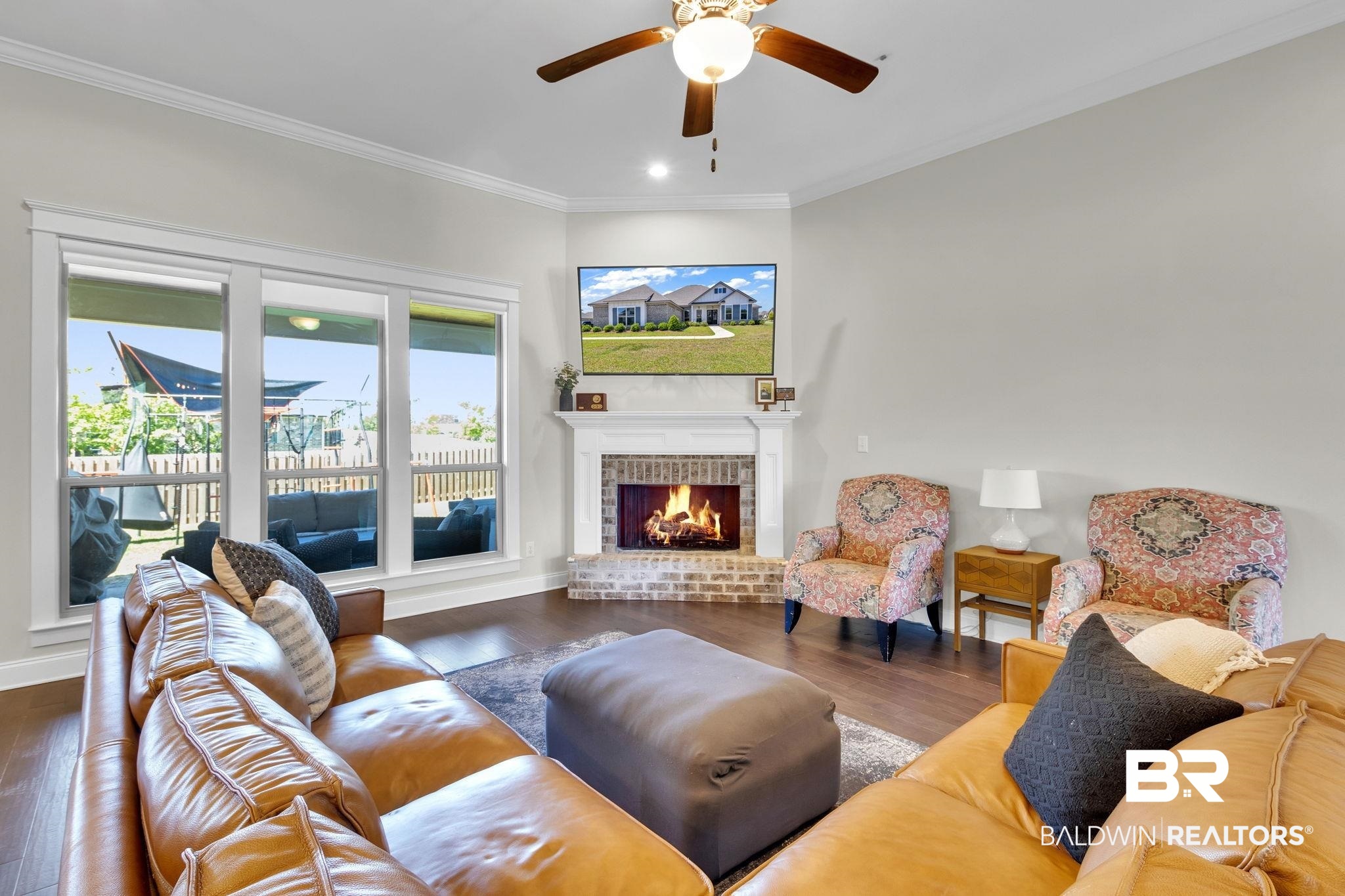 237 Hemlock Drive Fairhope, AL 36532 - Photo 5 of 46 Gas log fireplace
