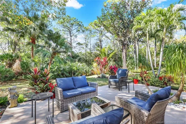 $559,000 | 3640 Northwest Royal Oak Drive, Jensen Beach, FL 34957