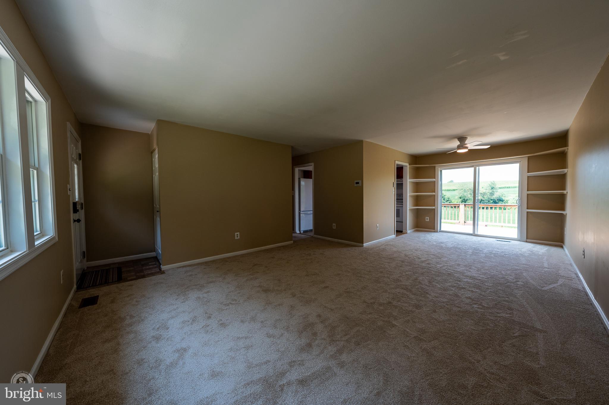 518 North Gorsuch Road Westminster, MD 21157 - Photo 5 of 36 Open concept with new carpet