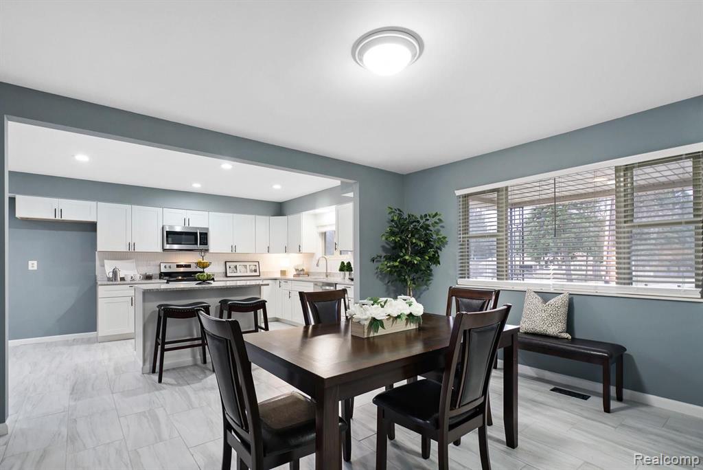3325 John R Road Rochester Hills, MI 48307 - Photo 5 of 25