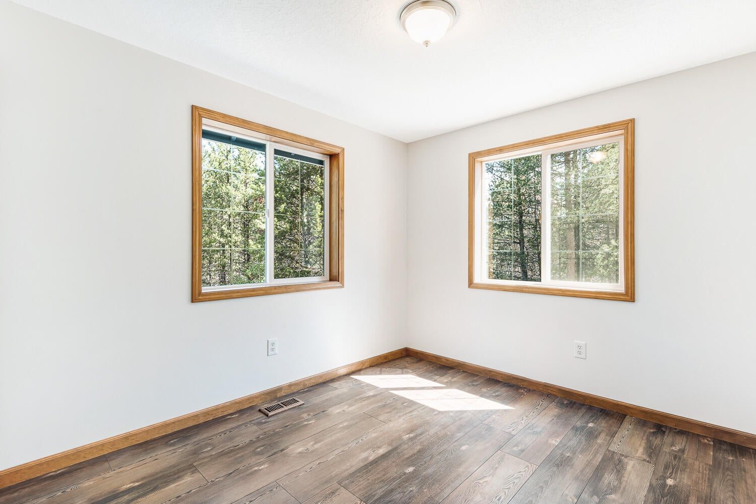 1026 Yoke Road La Pine, OR 97739 - Photo 30 of 42 Upstairs Bedroom 2