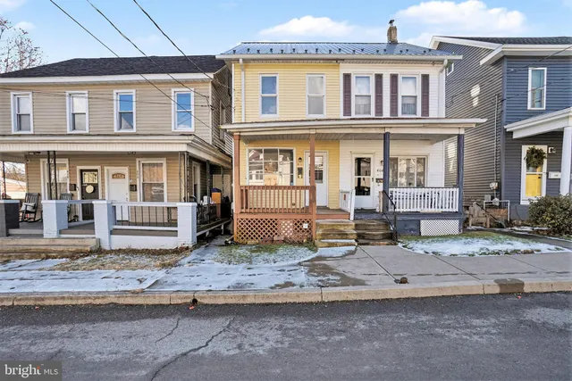 $150,000 | 406 East Wiconisco Avenue, Tower City, PA 17980