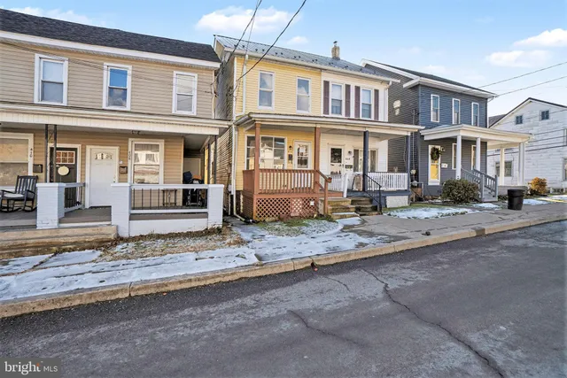 $150,000 | 406 East Wiconisco Avenue, Tower City, PA 17980