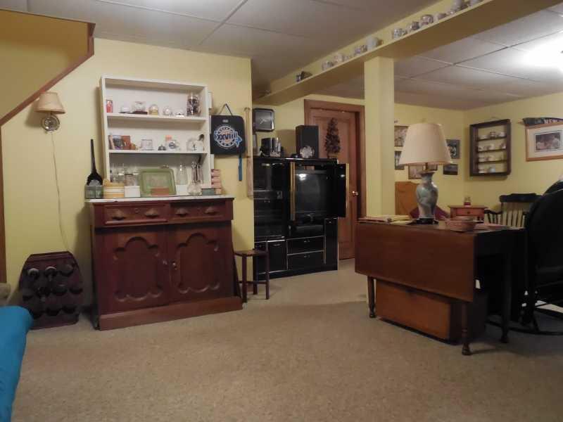 19 Silver Ridge Road Bangor, ME 04401 - Photo 21 of 25 Den/Family/Great Room.