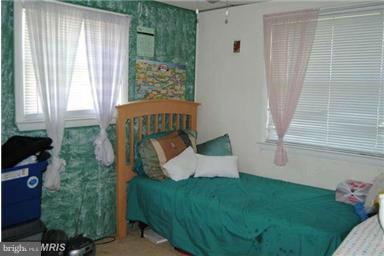 163 Arundel Road Pasadena, MD 21122 - Photo 15 of 19 Bedroom