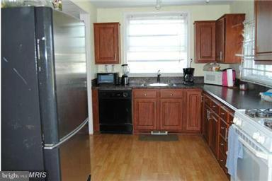 163 Arundel Road Pasadena, MD 21122 - Photo 6 of 19 Kitchen