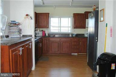 163 Arundel Road Pasadena, MD 21122 - Photo 7 of 19 Kitchen