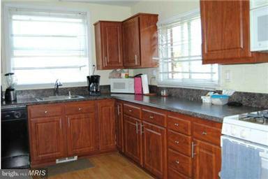 163 Arundel Road Pasadena, MD 21122 - Photo 8 of 19 Kitchen