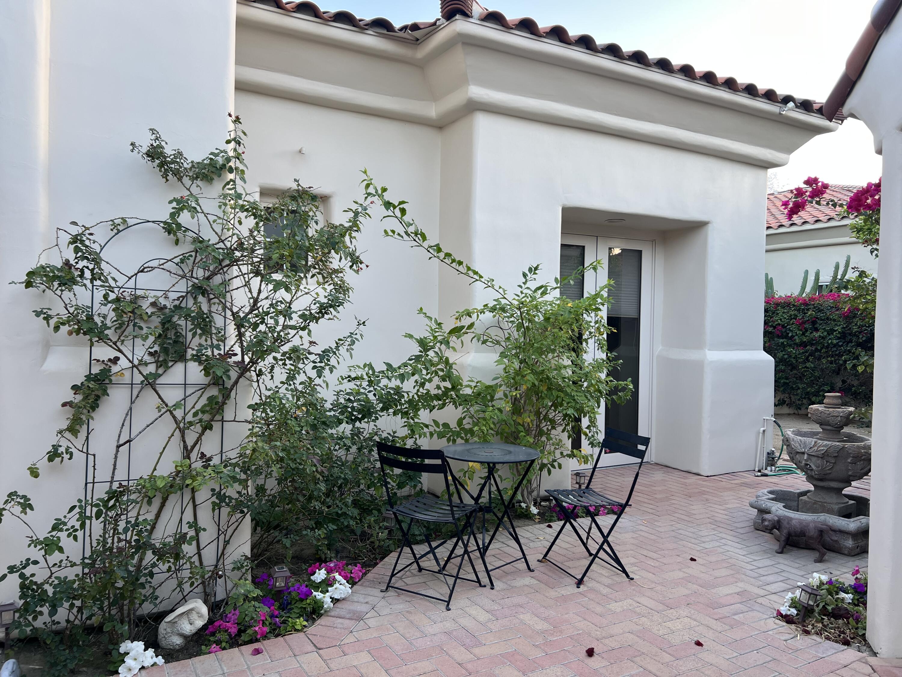 278 Loch Lomond Road Rancho Mirage, CA 92270 - Photo 21 of 31 Front Patio