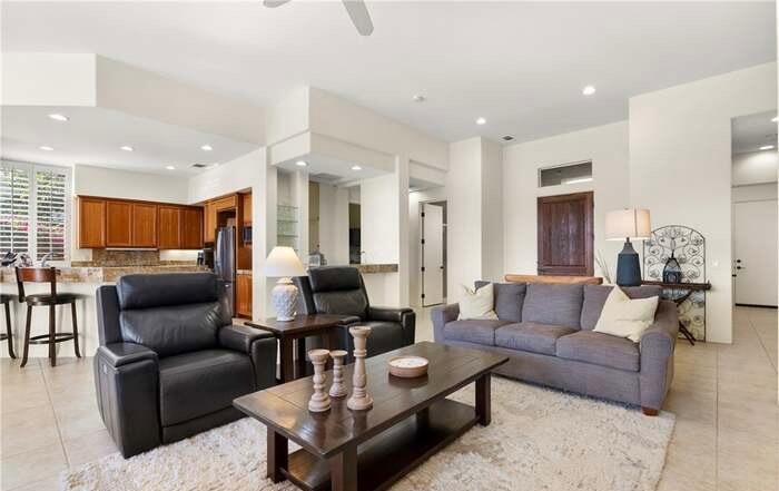 278 Loch Lomond Road Rancho Mirage, CA 92270 - Photo 4 of 31 Living Room