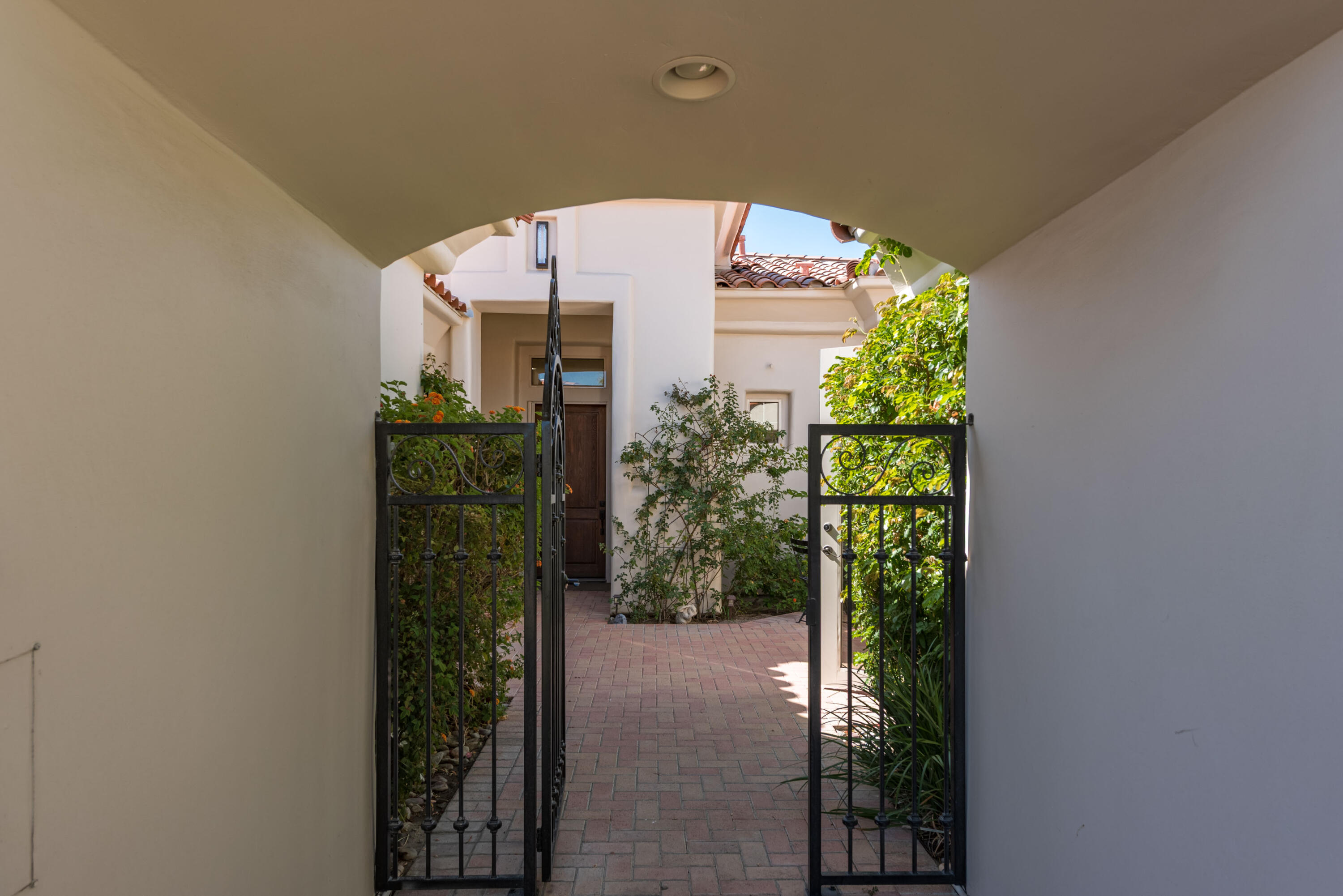 278 Loch Lomond Road Rancho Mirage, CA 92270 - Photo 6 of 49 close up of a small space