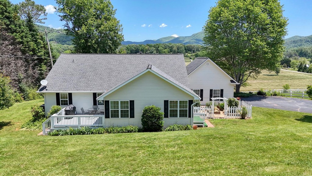 2008 Hidden Valley Road Hiawassee, GA 30546 - Photo 3 of 49 Gallery Image 3
