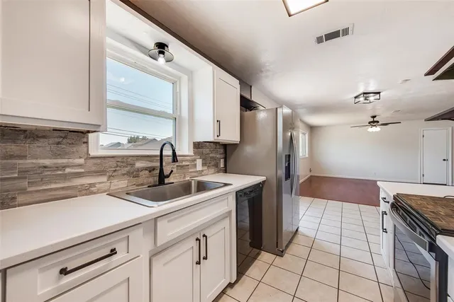 $310,000 | 411 Yorkshire Drive, Euless, TX 76040