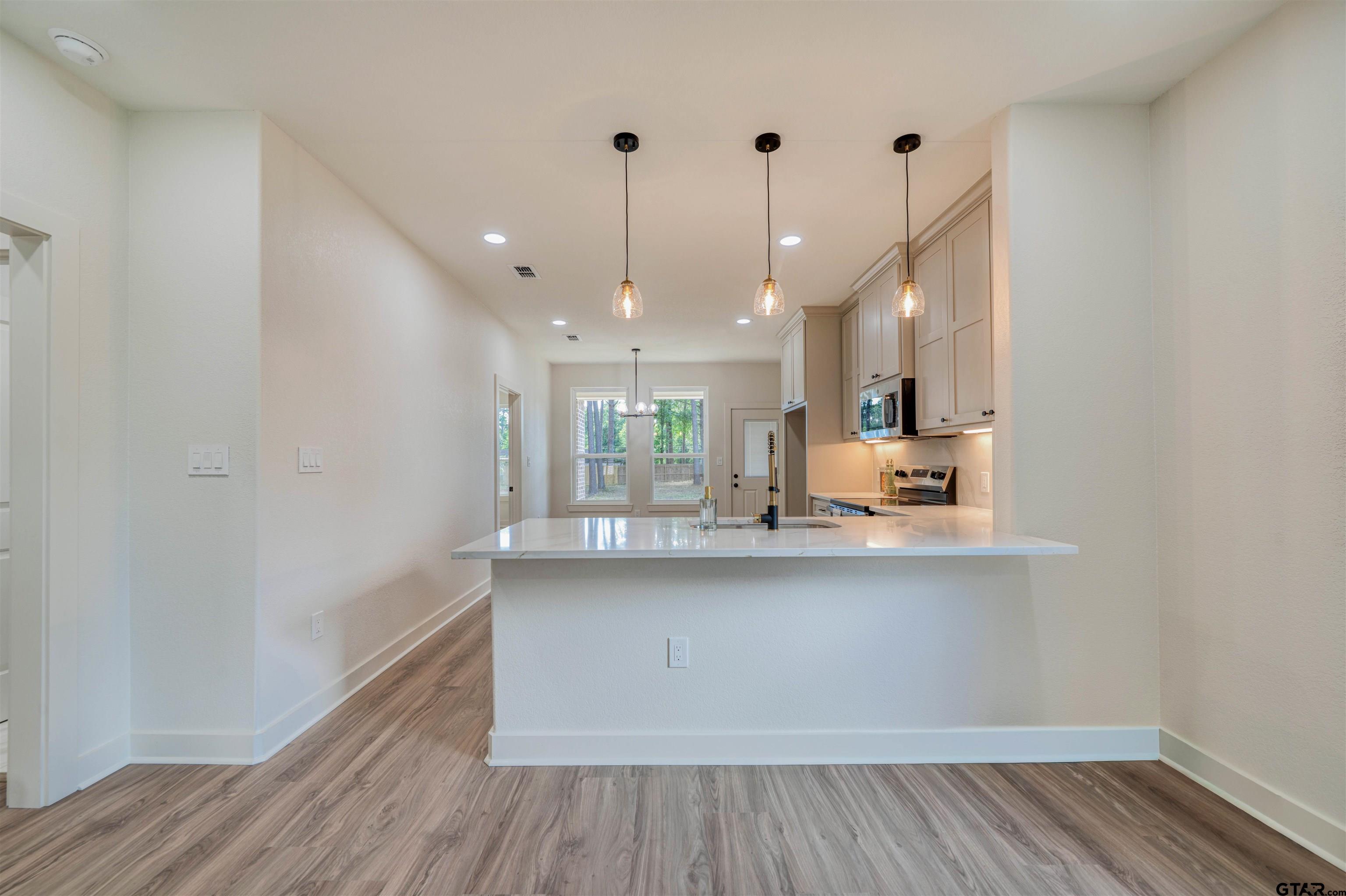1219 Cherokee Street Longview, TX 75604 - Photo 11 of 44