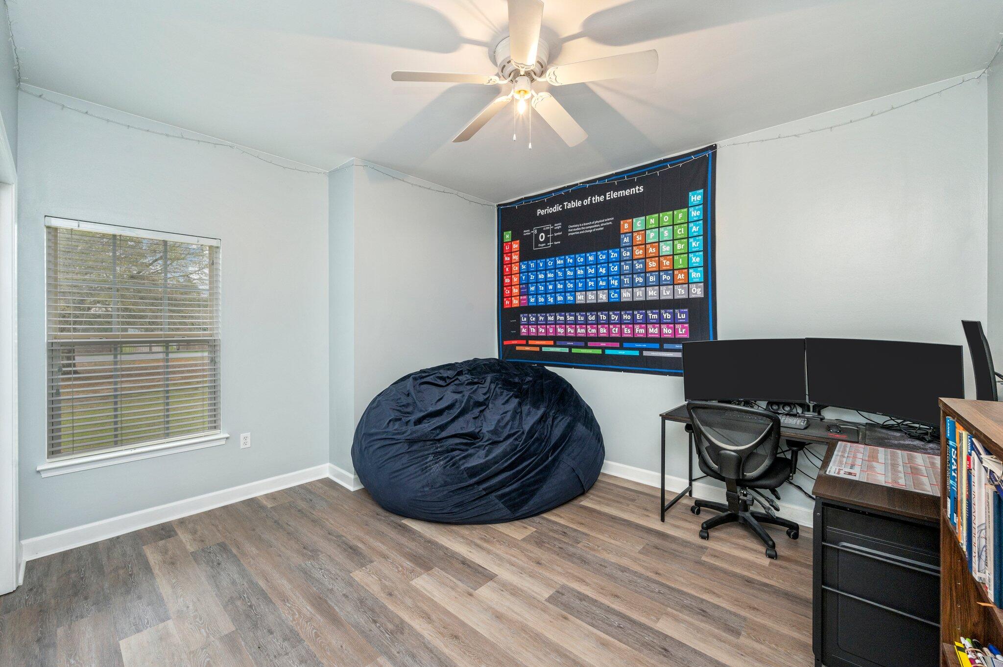 6082 Robin Road Crestview, FL 32539 - Photo 26 of 45 a workspace with furniture and a window