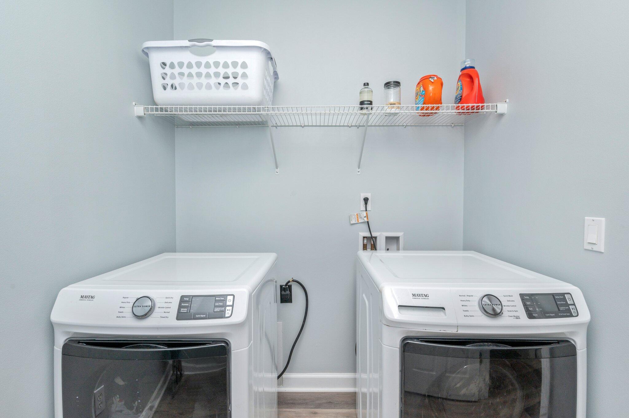 6082 Robin Road Crestview, FL 32539 - Photo 35 of 45 a utility room with dryer and washer