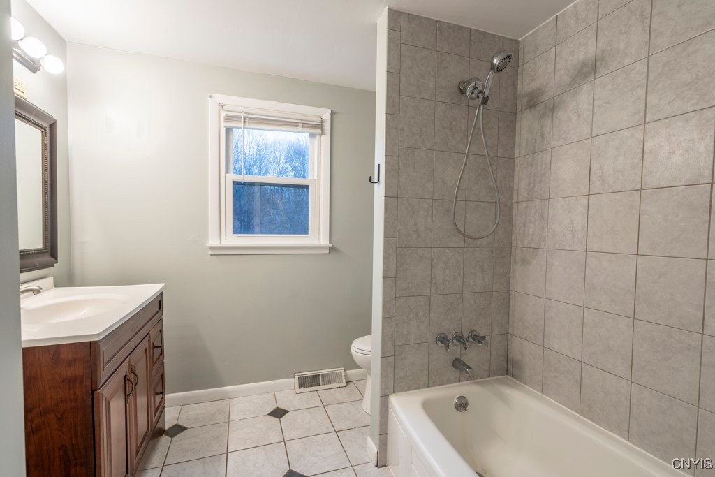 311 Kasson Road Camillus, NY 13031 - Photo 4 of 44