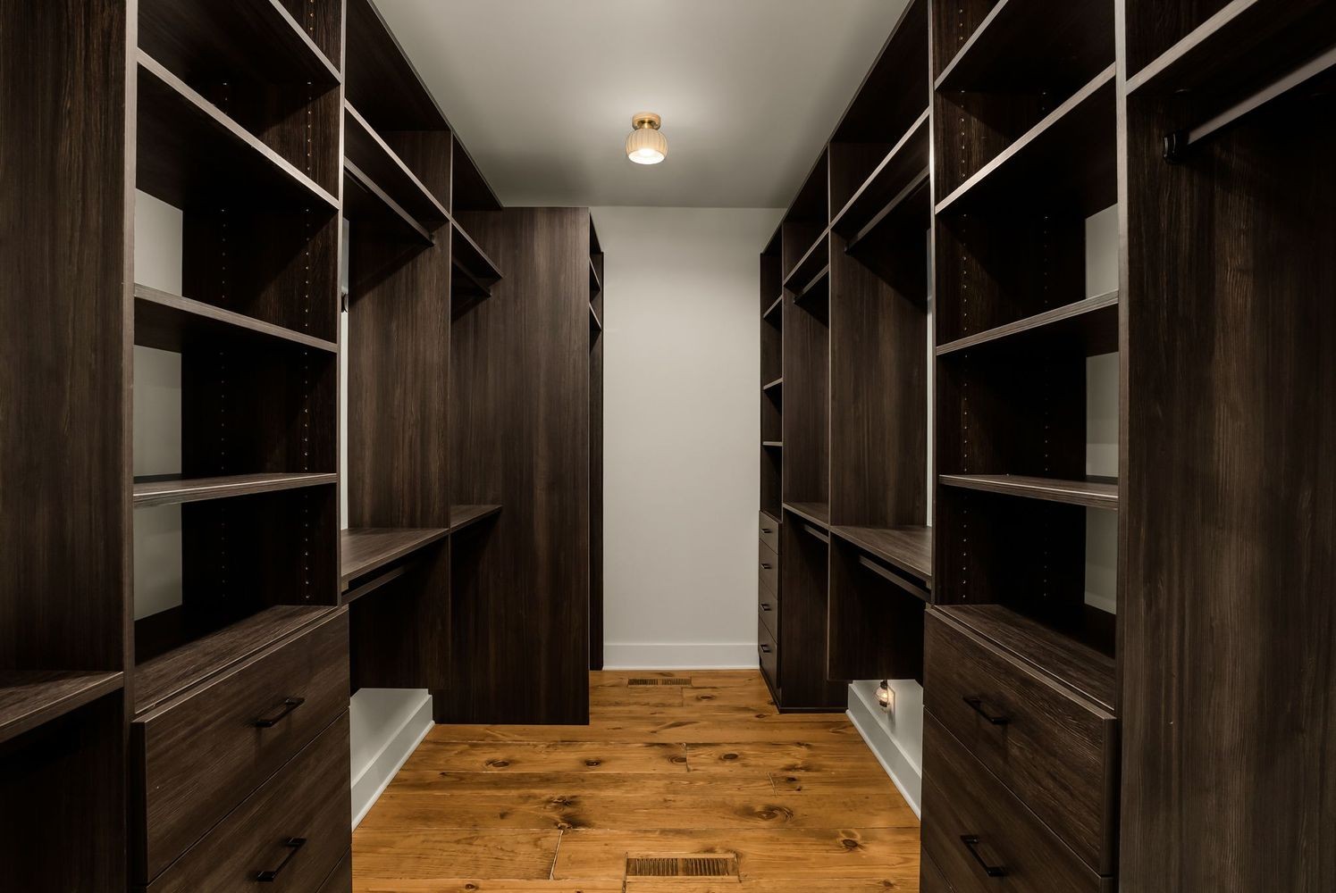 9581 South Harpeth Road Nashville, TN 37221 - Photo 22 of 55 a view of walk in closet