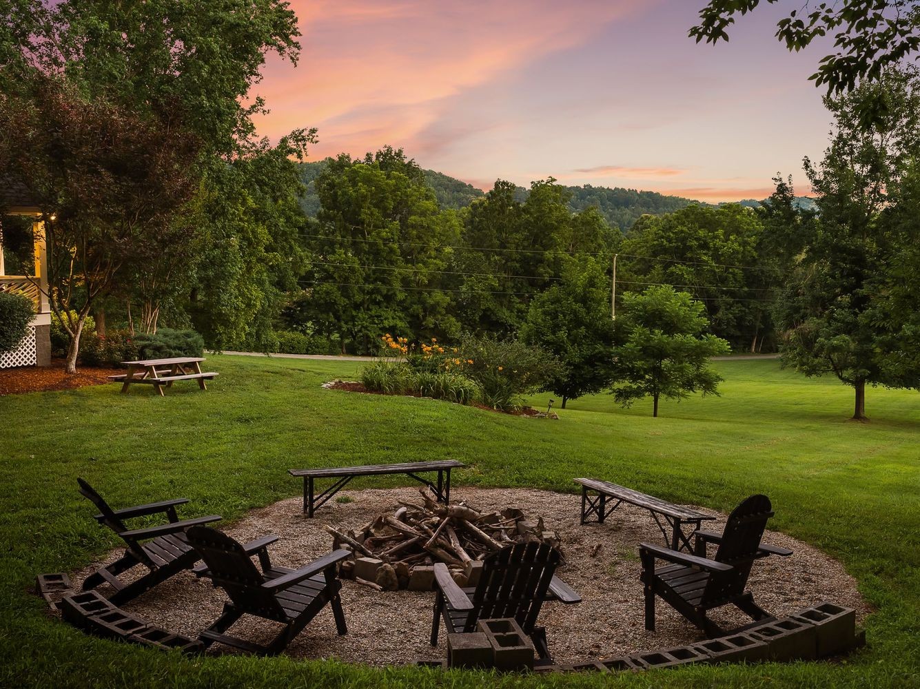 9581 South Harpeth Road Nashville, TN 37221 - Photo 47 of 55 a view of a park with large trees