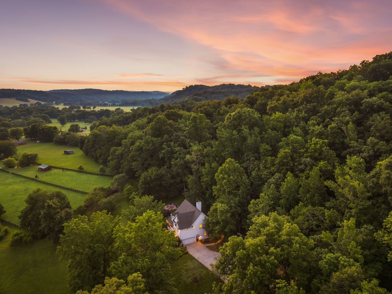 9581 South Harpeth Road Nashville, TN 37221 - Photo 50 of 55 a view of a town with mountains in the background