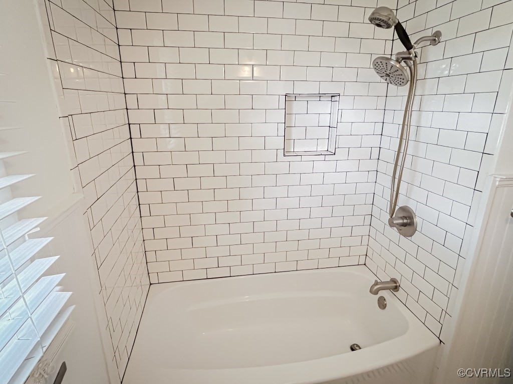 2721 Perlock Road Richmond, VA 23237 - Photo 19 of 27 Bathroom featuring shower / bathing tub combinatio