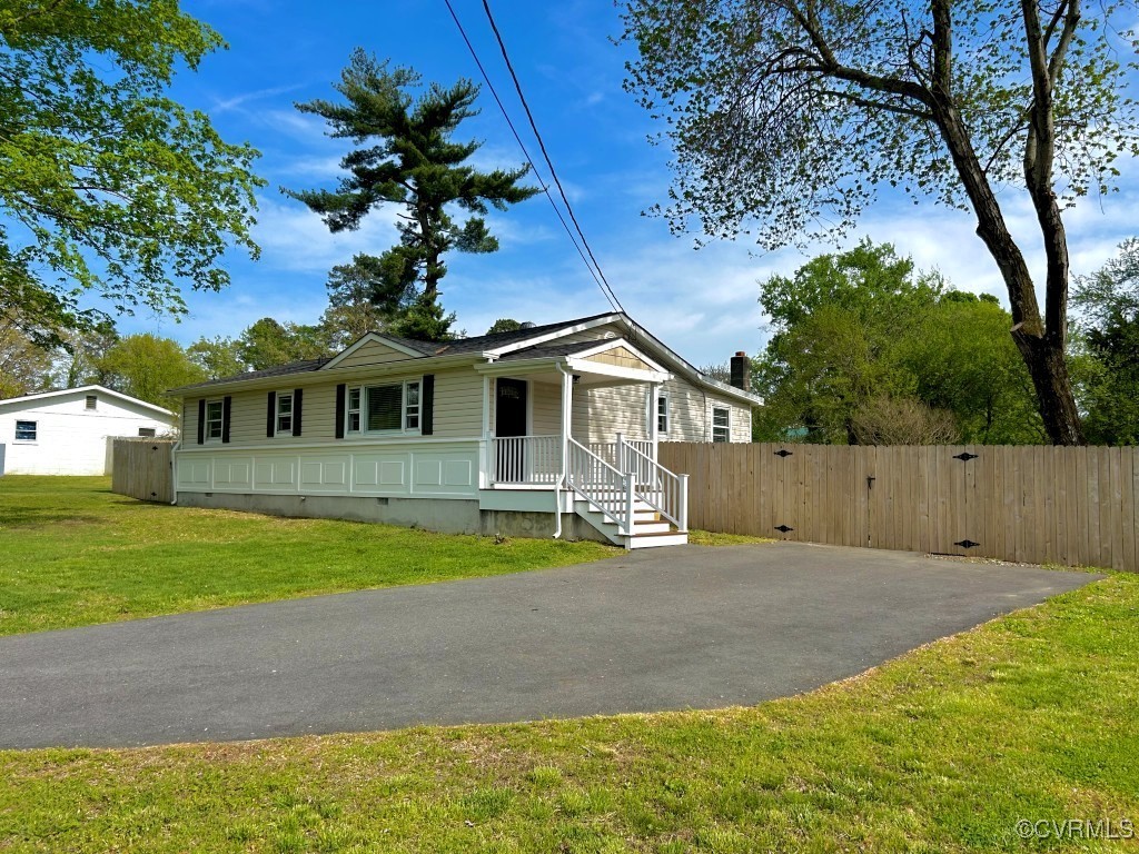 2721 Perlock Road Richmond, VA 23237 - Photo 2 of 27 View of front of house with a front yard, a porch,