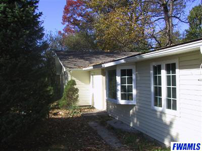 8916 Arcola Road Fort Wayne, IN 46818 - Photo 2 of 14