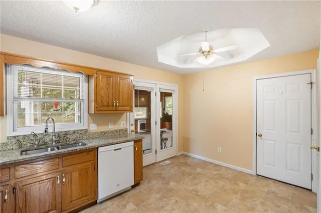 $340,000 | 1655 Sunchase Drive, Warsaw, MO 65355