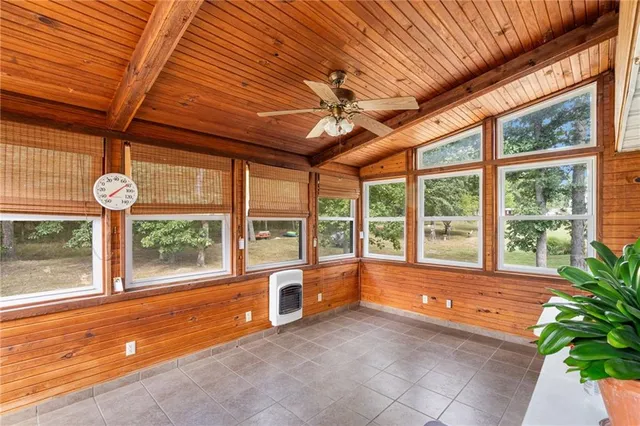 $340,000 | 1655 Sunchase Drive, Warsaw, MO 65355