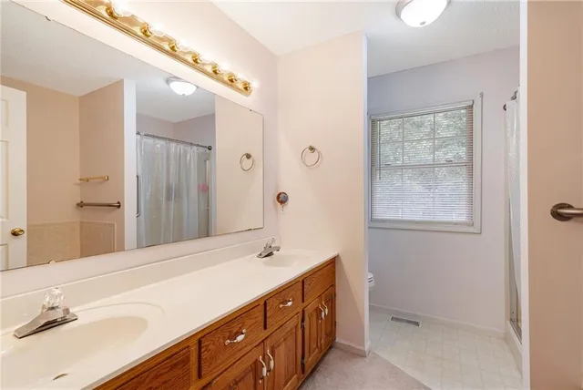 $340,000 | 1655 Sunchase Drive, Warsaw, MO 65355