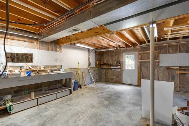 $340,000 | 1655 Sunchase Drive, Warsaw, MO 65355