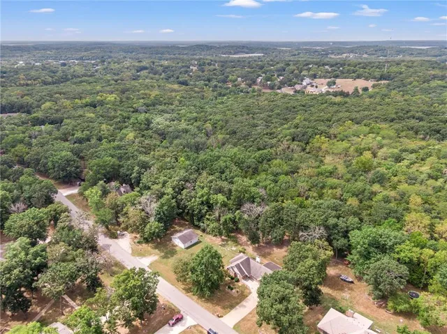 $340,000 | 1655 Sunchase Drive, Warsaw, MO 65355