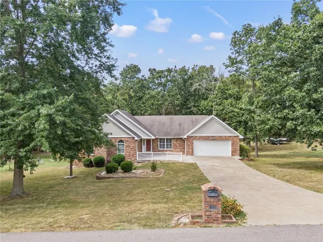 $340,000 | 1655 Sunchase Drive, Warsaw, MO 65355