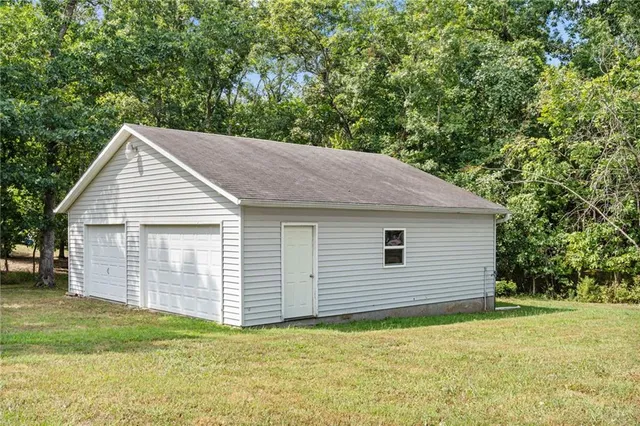 $340,000 | 1655 Sunchase Drive, Warsaw, MO 65355