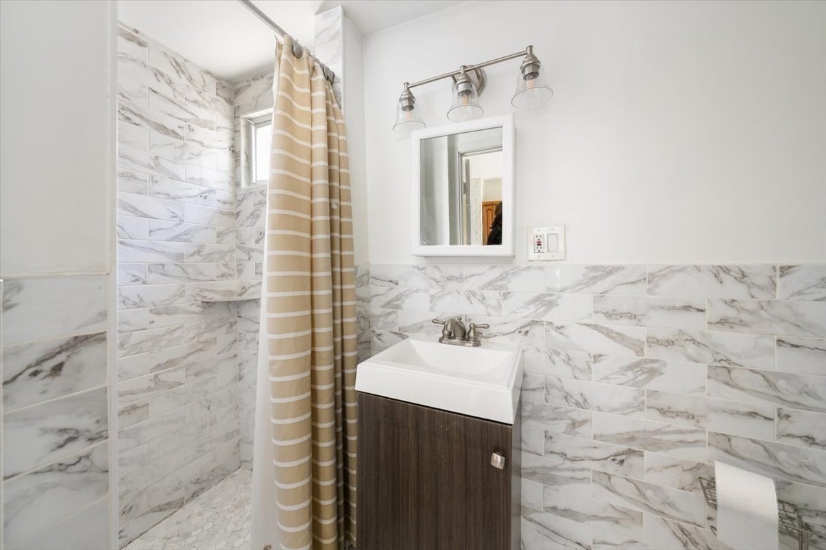 41 Massasoit Road Weymouth, MA 02191 - Photo 16 of 39 Gallery Image 16