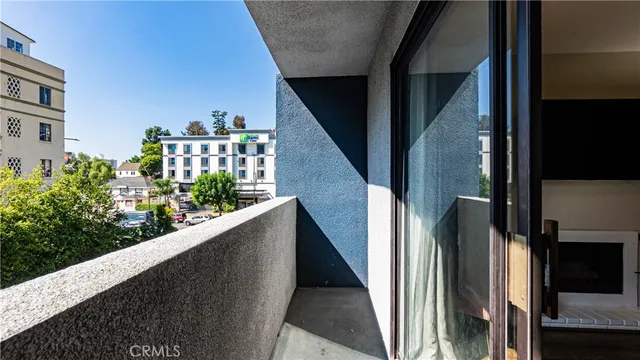 $699,000 | 1940 Highland Avenue, Unit 26, Los Angeles, CA 90068